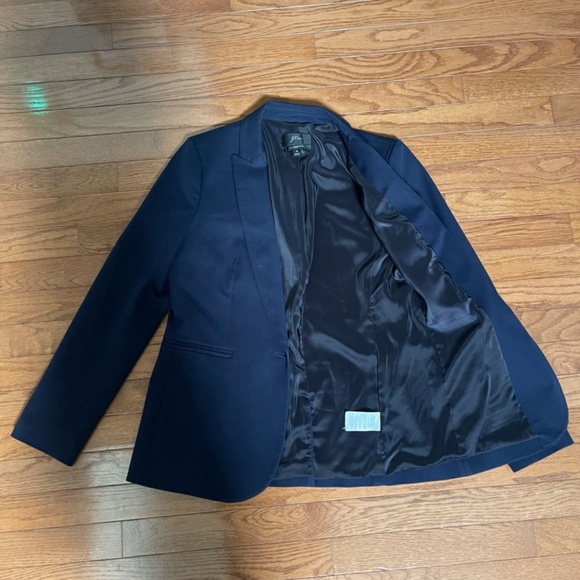 J. Crew Navy Blazer and Pant Suit Set - Size 4 - Picture 6 of 16
